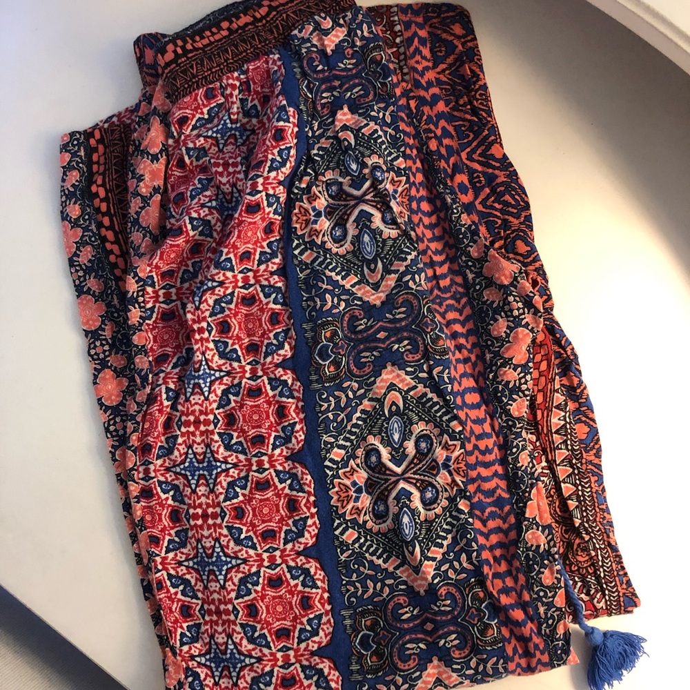 Patterned flowy cute pants